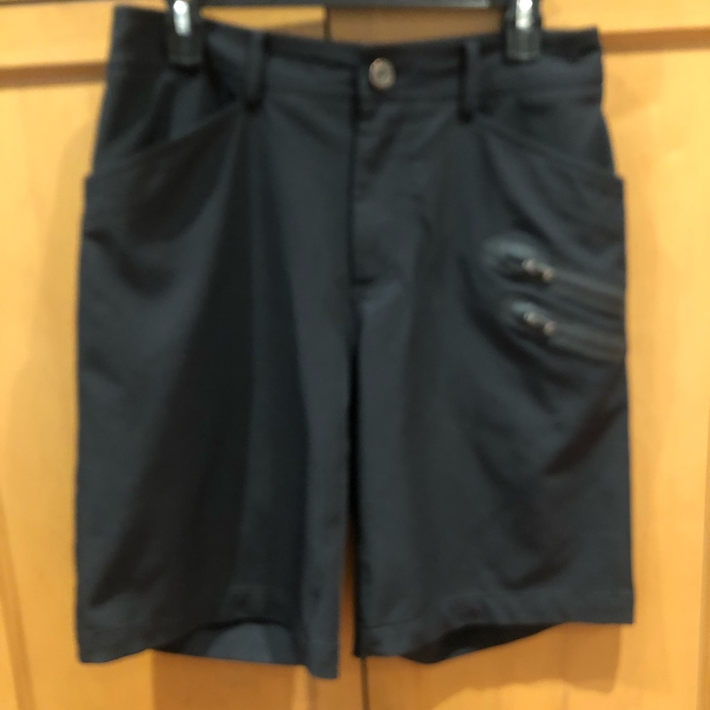 Lululemon black shorts zipper accent